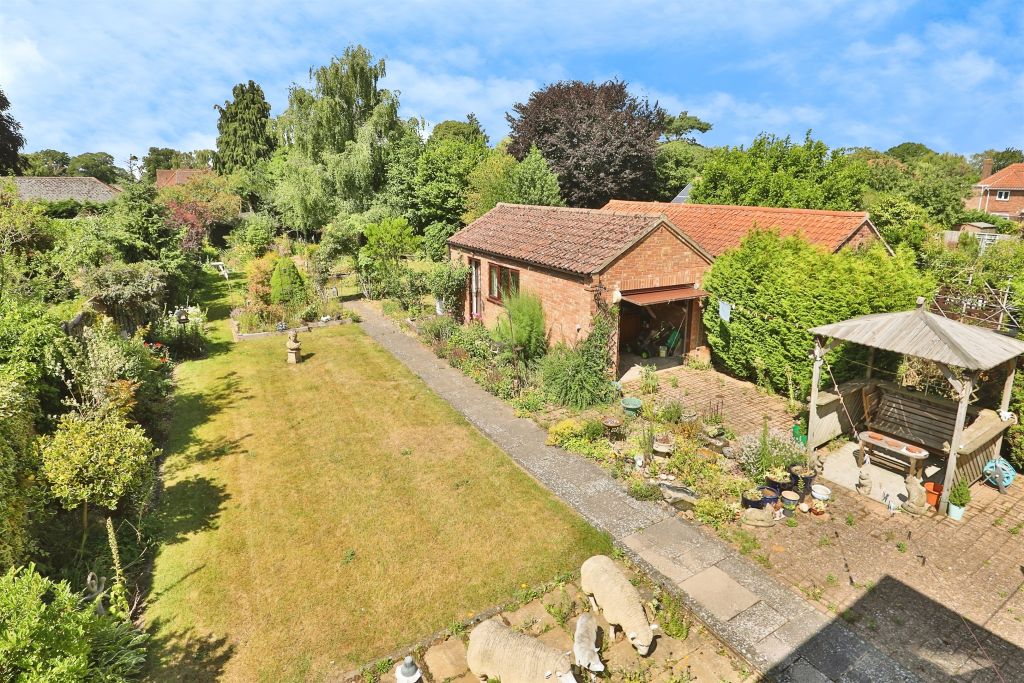 Property photo 2 of 21