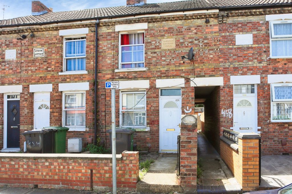 Property photo 1 of 9