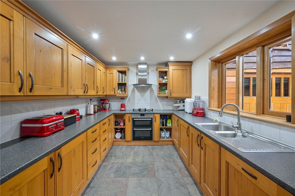 Property photo 3 of 27 Picture No. 16