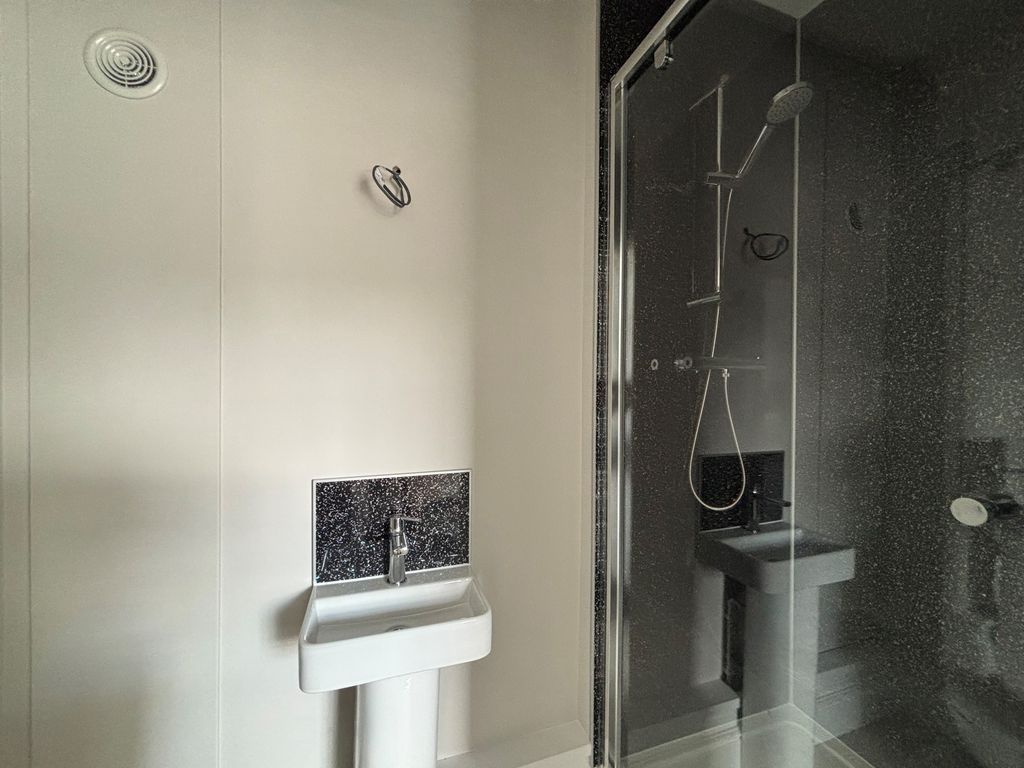 Property photo 2 of 3