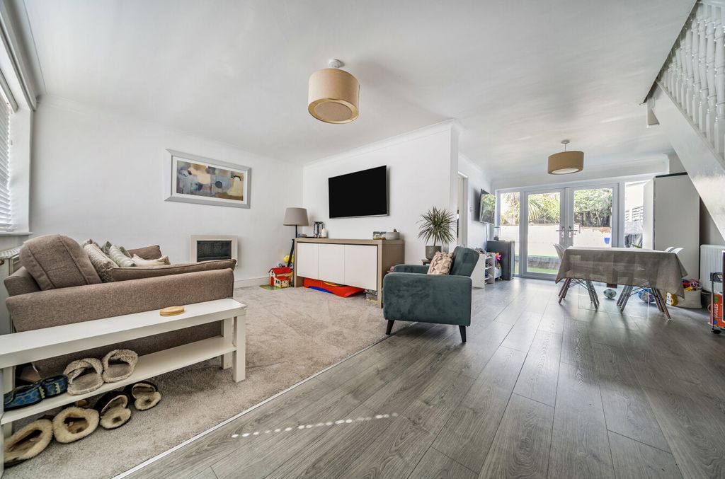 Property photo 2 of 13 1349726-8-68Bedc6...