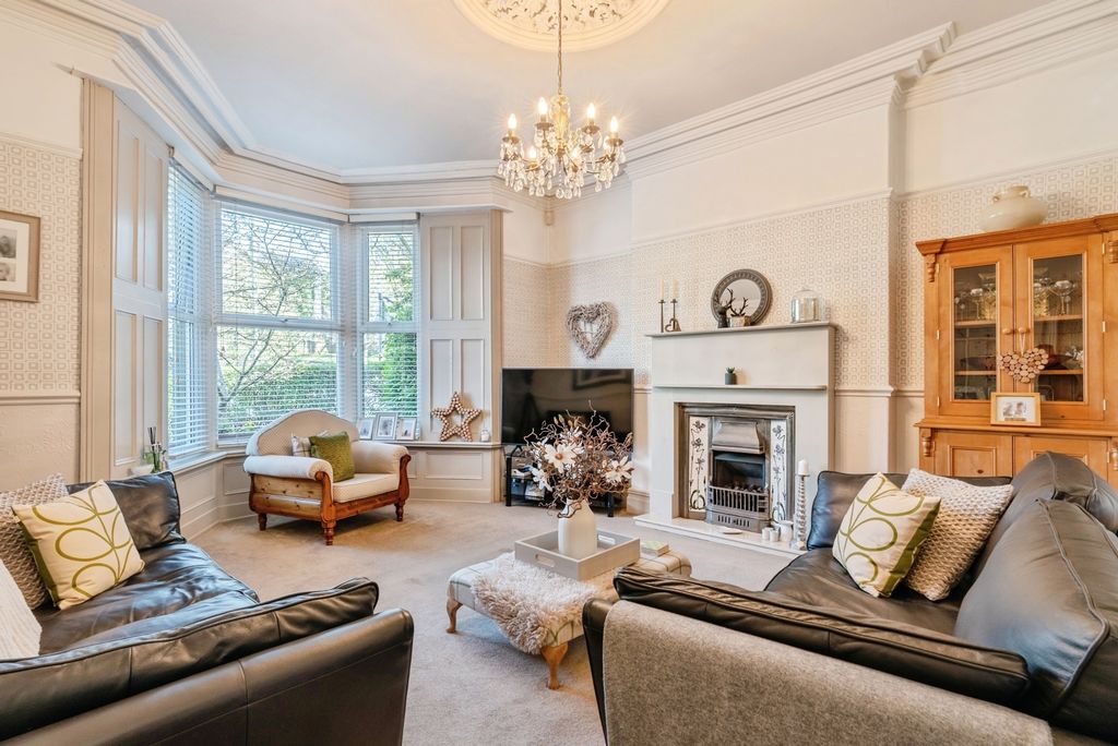 Property photo 3 of 40 Pbox-Img.Jpg