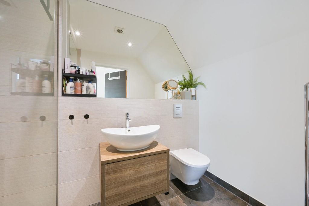 Additional image 14 of 2 bed flat for saleThe Drive, Coulsdon CR5