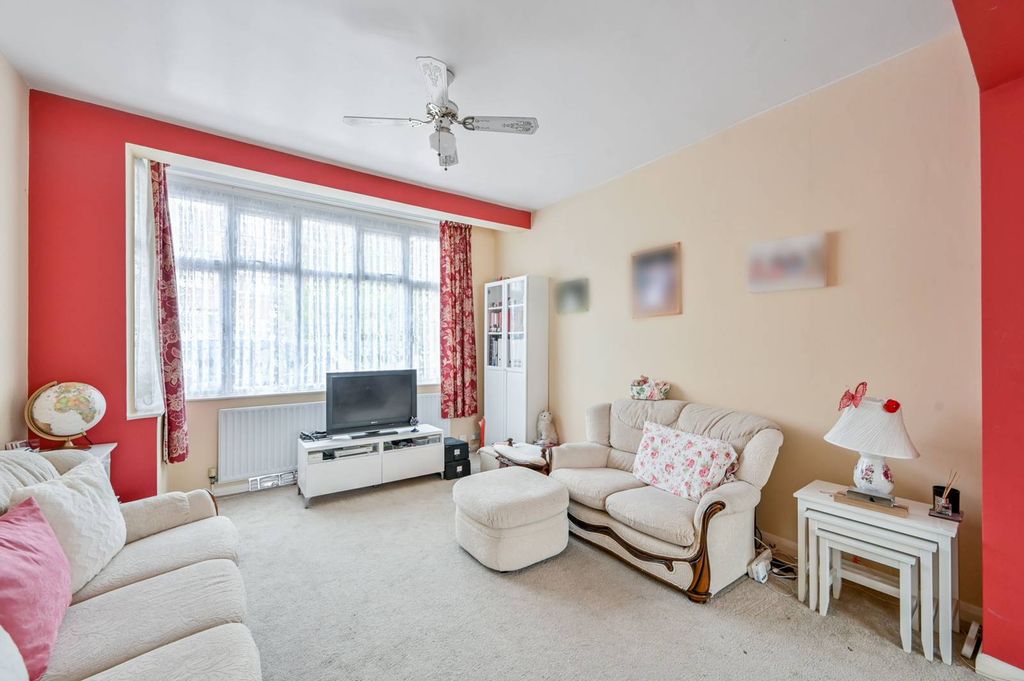 Property photo 2 of 11