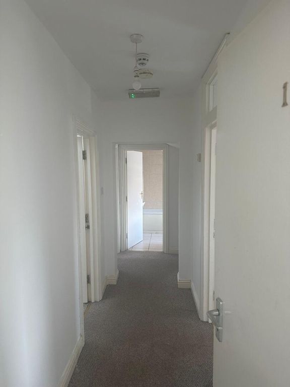 Property photo 3 of 7 Hallway