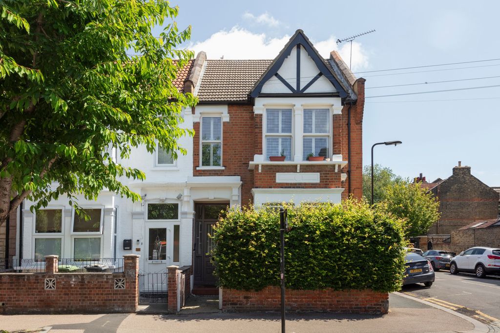 Property photo 1 of 33