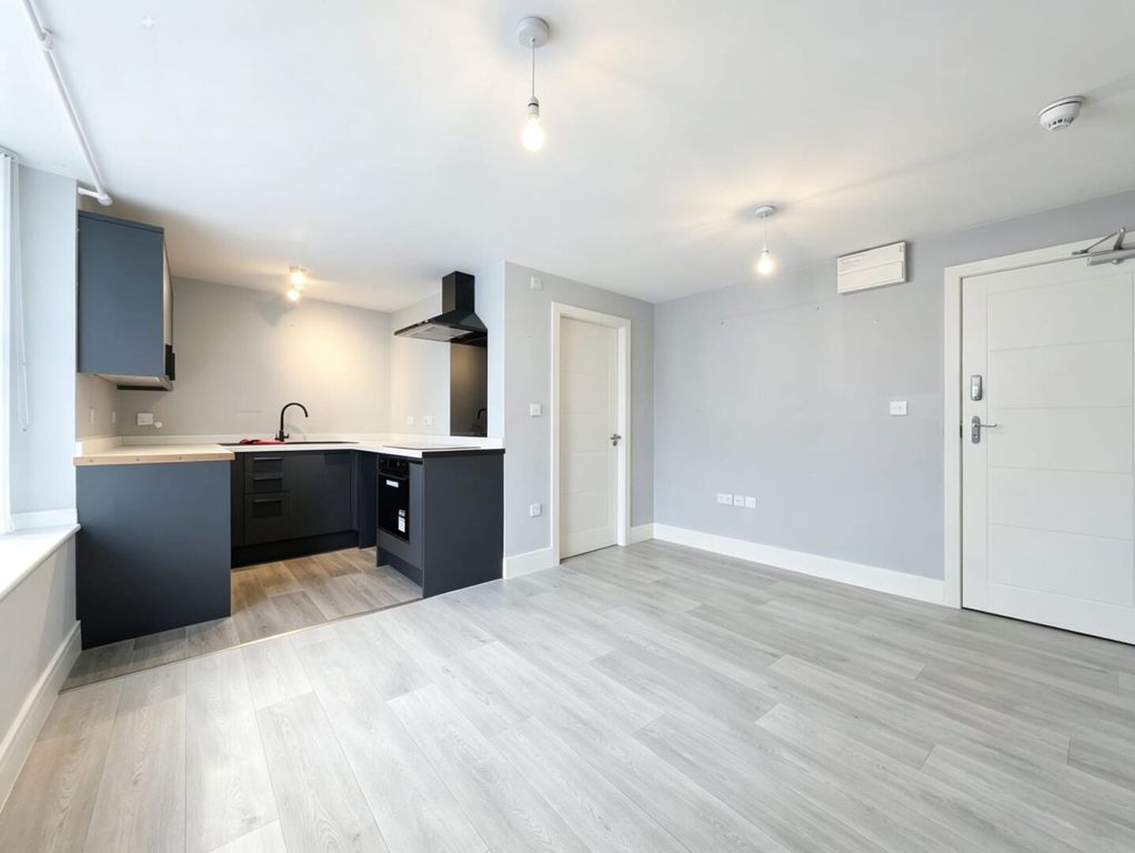 Property photo 1 of 4 Kitchen