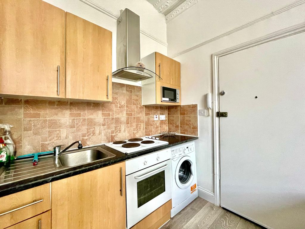 Property photo 3 of 11 Photo 11