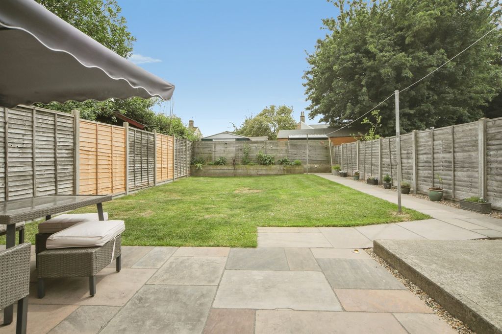 Property photo 3 of 20