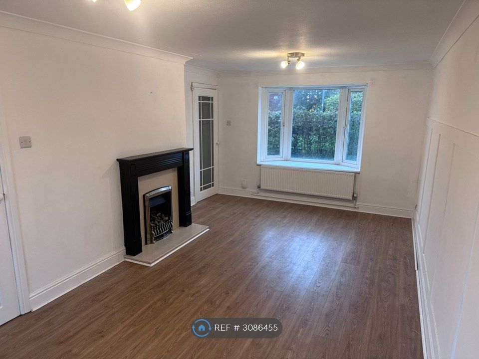 Property photo 3 of 14 Living Room