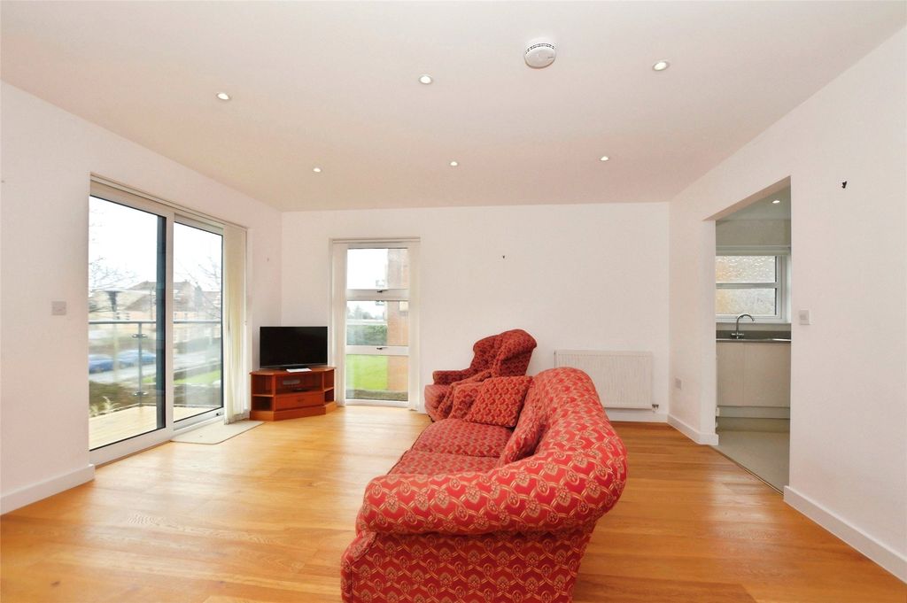 Property photo 2 of 15 Picture No. 25