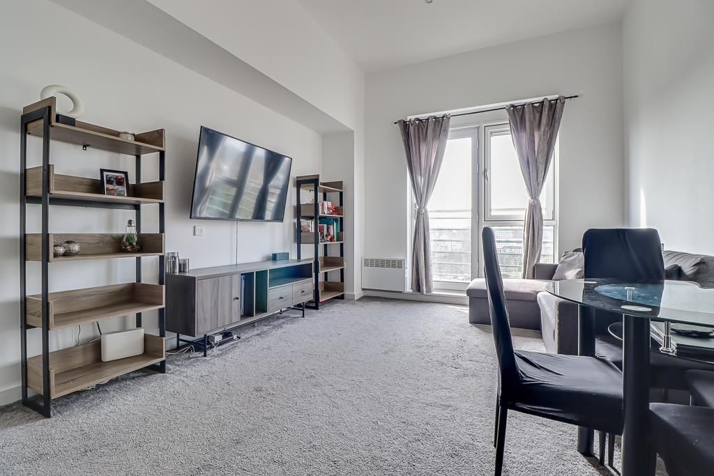 Property photo 2 of 18 Kitchen/Living Room