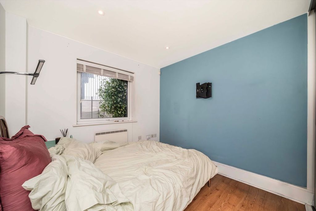 Property photo 3 of 5