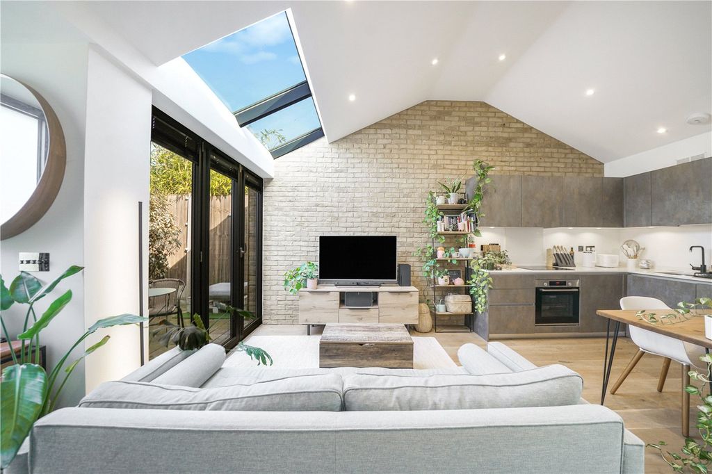 Property photo 1 of 12 Picture No. 01