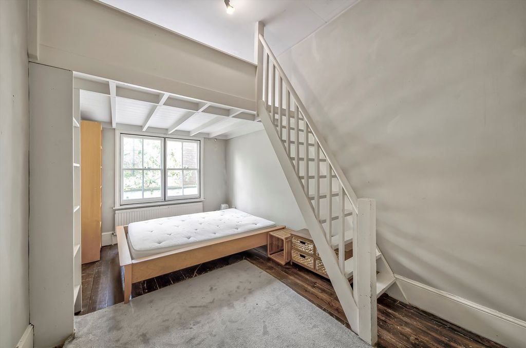 Property photo 3 of 4