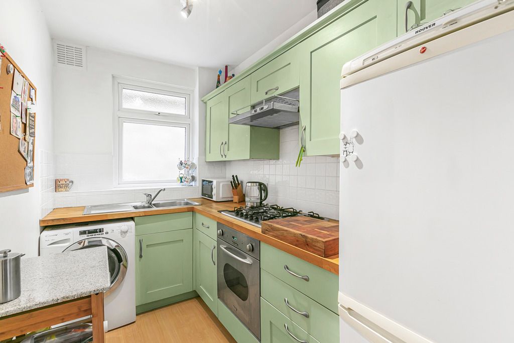 Property photo 3 of 14 Kitchen