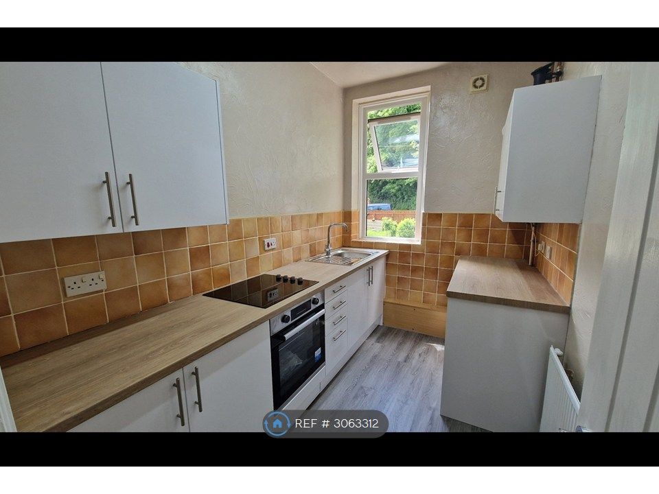 Property photo 2 of 19 Kitchen