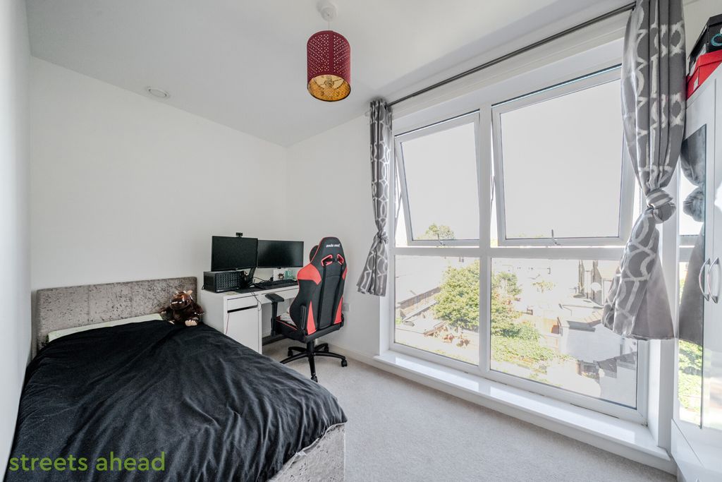 Property photo 3 of 19 B02A0531-3d1F-478...