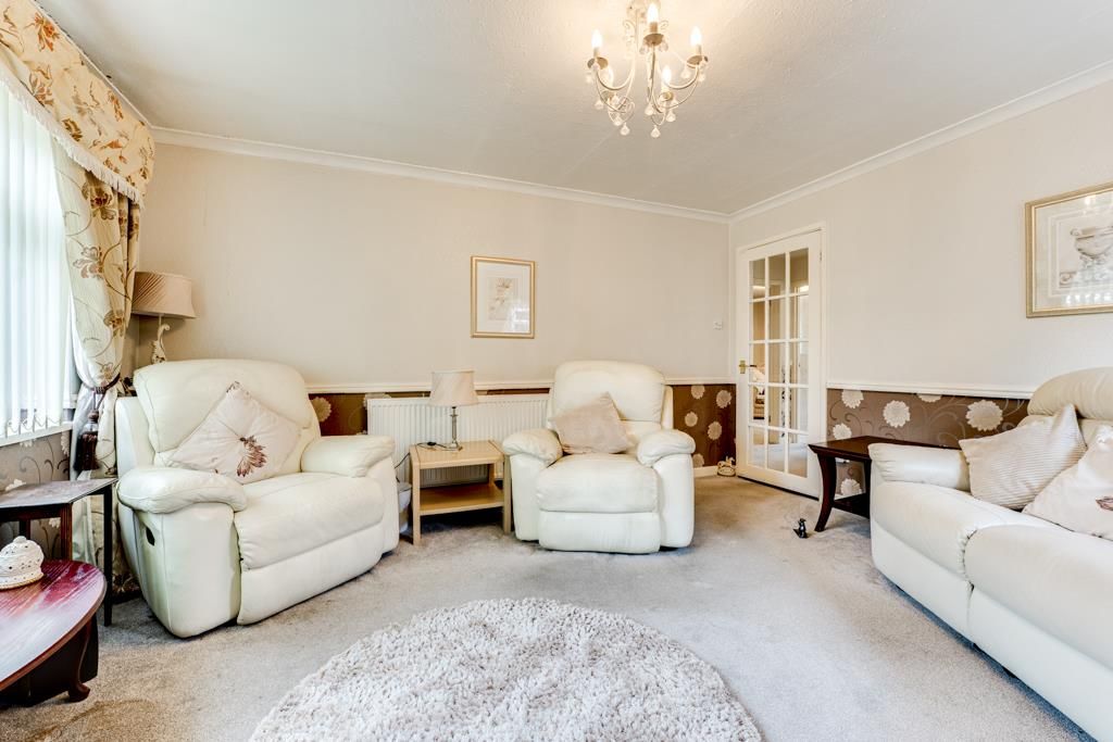 Property photo 3 of 21 36 Saint Leonards Close, Kettering-10.Jpg