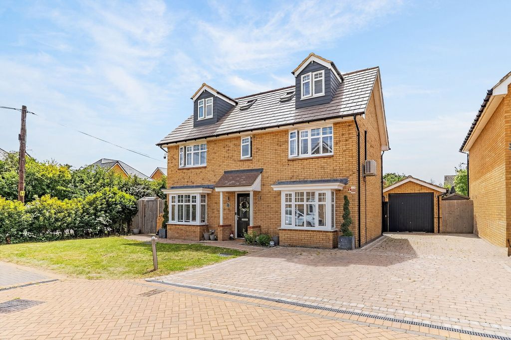Property photo 1 of 52