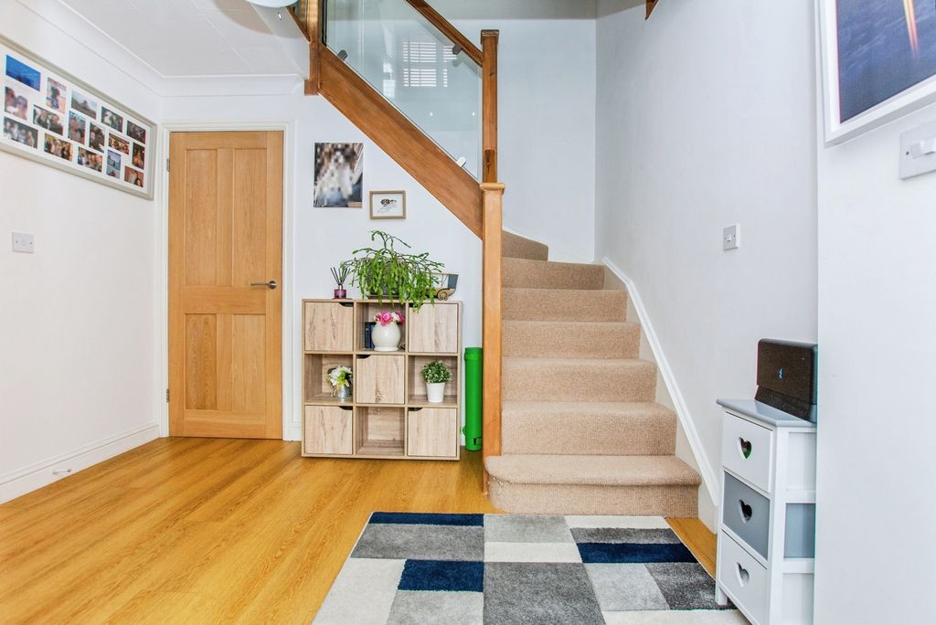 Property photo 2 of 21 Pbox-Img.Jpg