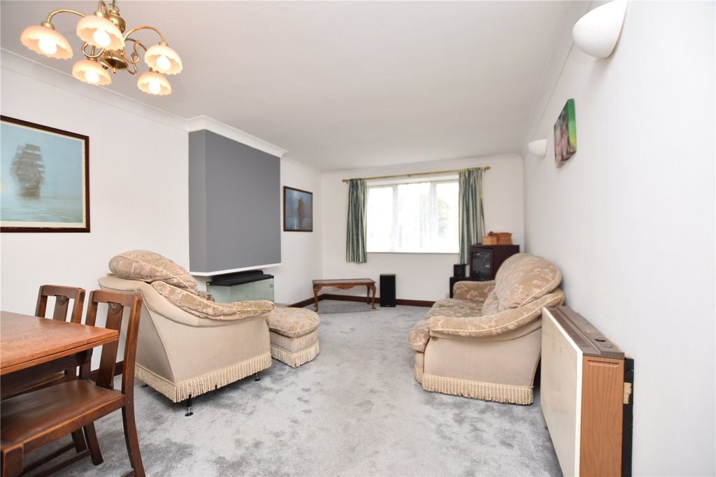 Property photo 2 of 9 Picture No. 13