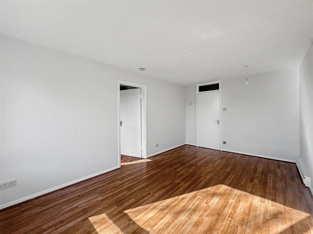 Property photo 3 of 11 Image00010.Jpeg