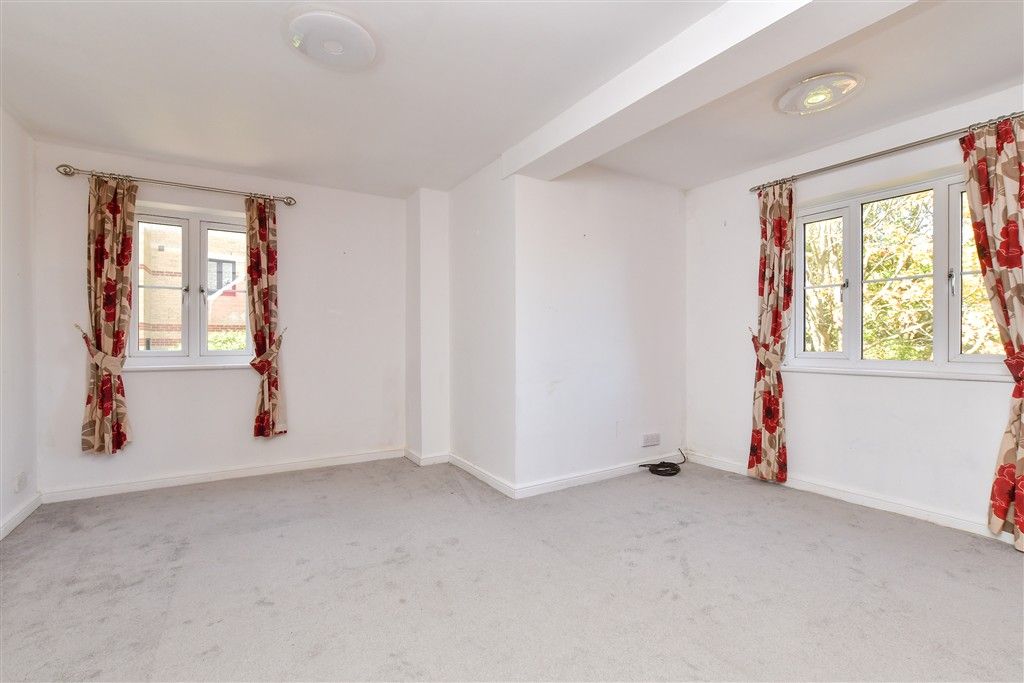 Property photo 3 of 13 Internal Feature