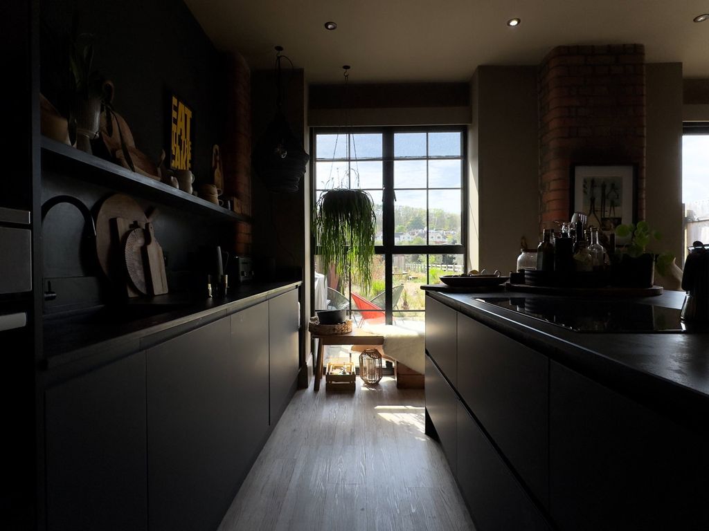 Property photo 3 of 40