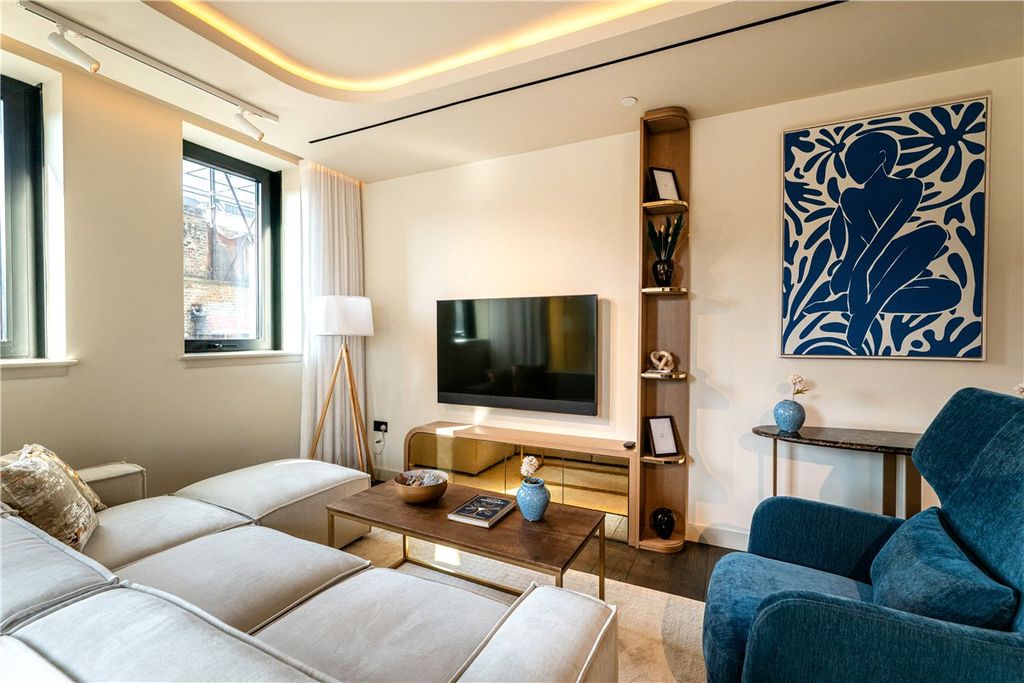 Property photo 3 of 23 Picture No. 03