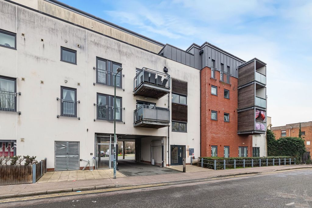 Property photo 1 of 16