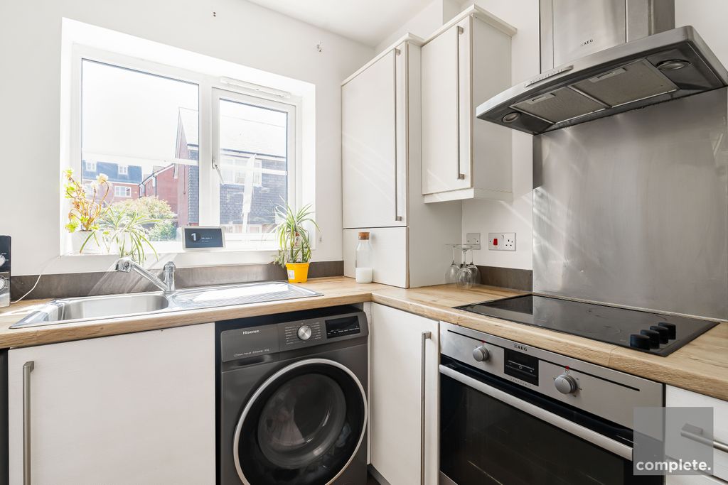 Property photo 3 of 14 18_87000_Watermarked