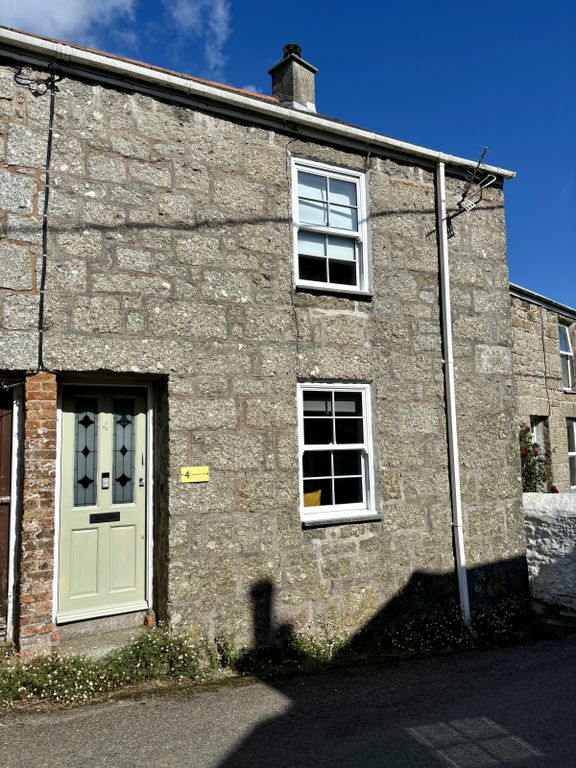 Property photo 1 of 9 2 Bedroom Semi Detached House For Sale