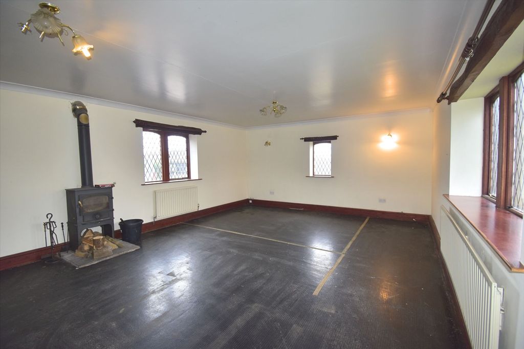 Property photo 3 of 15 Sitting Room