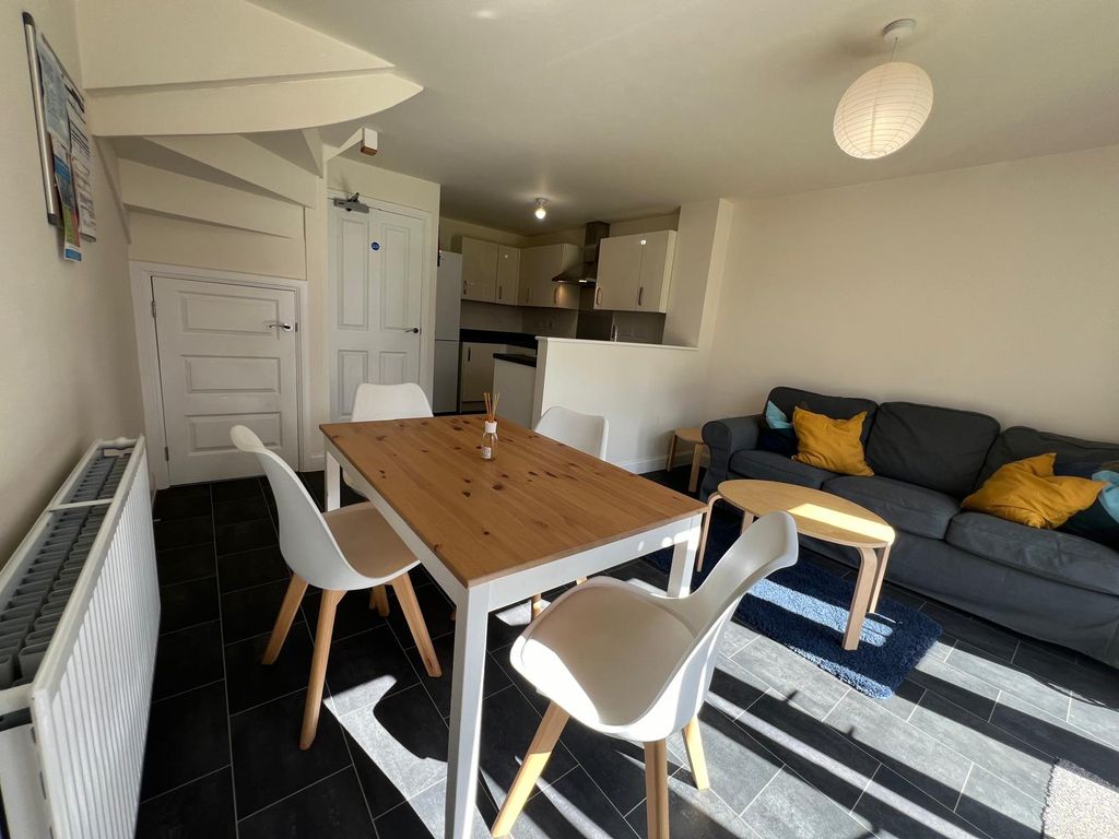 Property photo 1 of 37