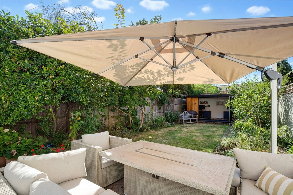 Property photo 2 of 11 Picture No. 31