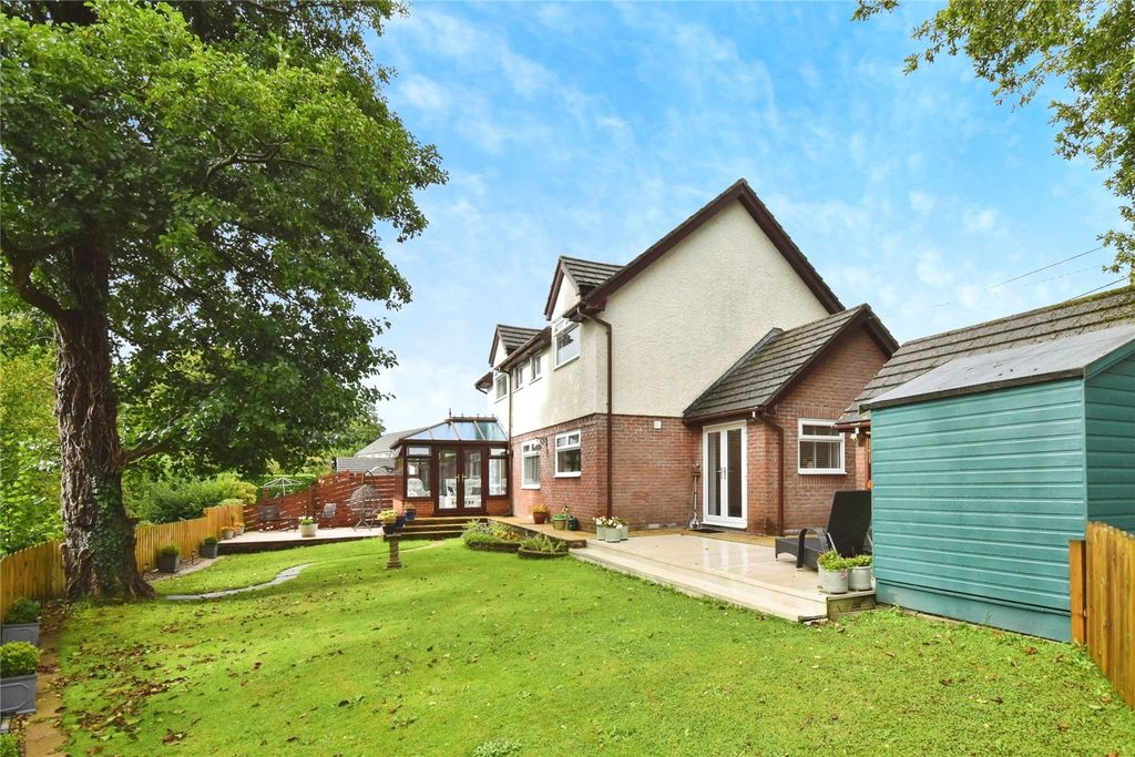 Property photo 2 of 22 Picture No. 20