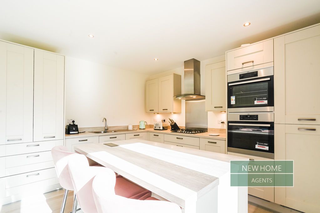 Property photo 3 of 35 Photo 11