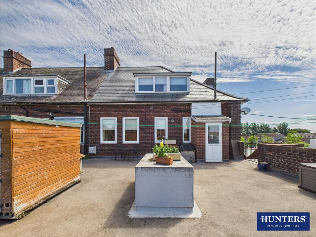 Property photo 1 of 28 Communal Roof Terrace