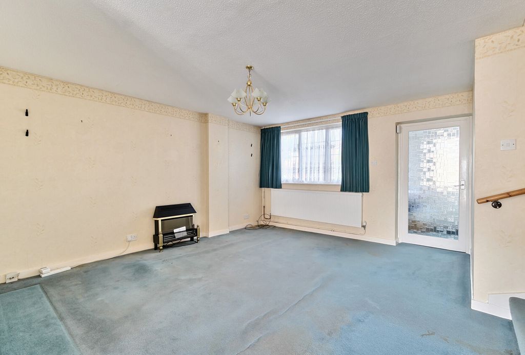 Property photo 3 of 16 Picture 3