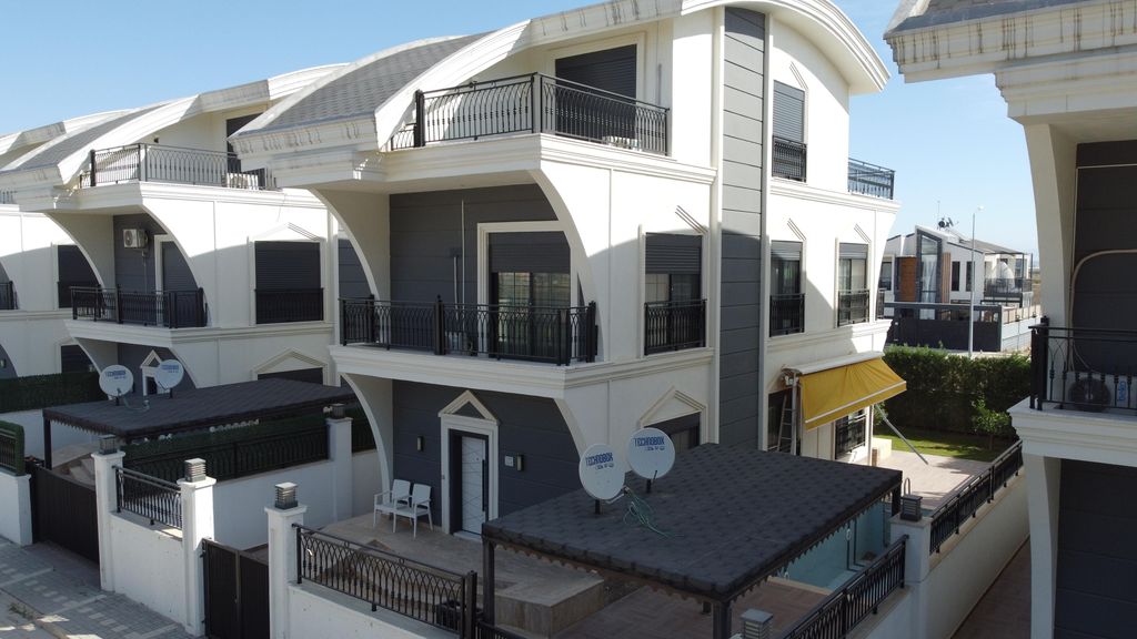 Property photo 1 of 22 Antalya Smart Villa For Sale With Private Spa Facilities - Three-Storey Villa