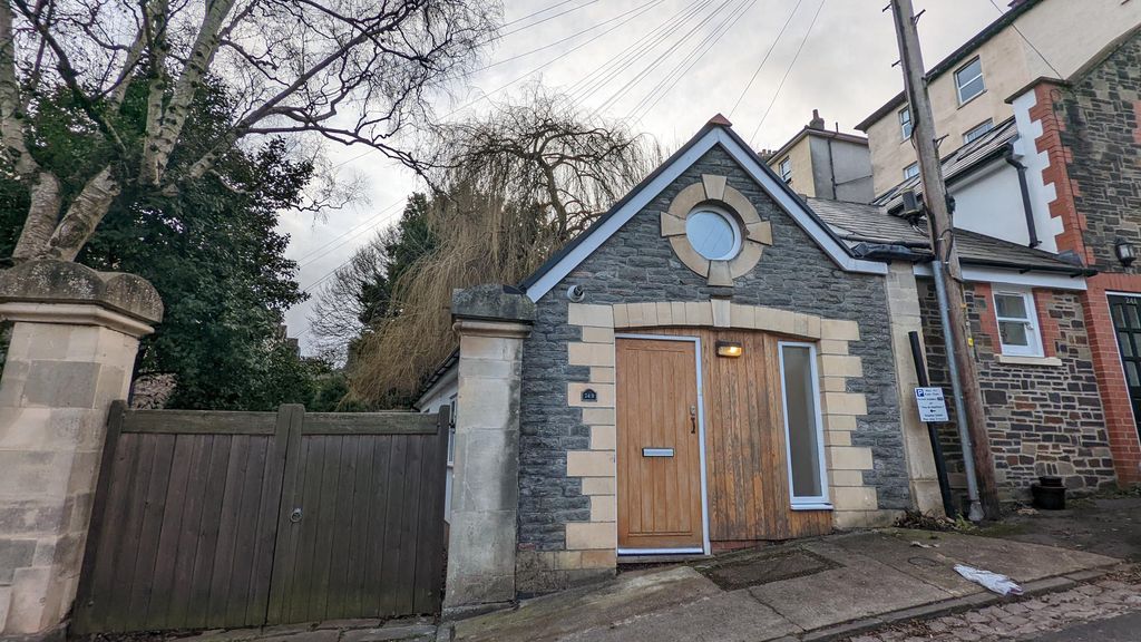 Property photo 1 of 9