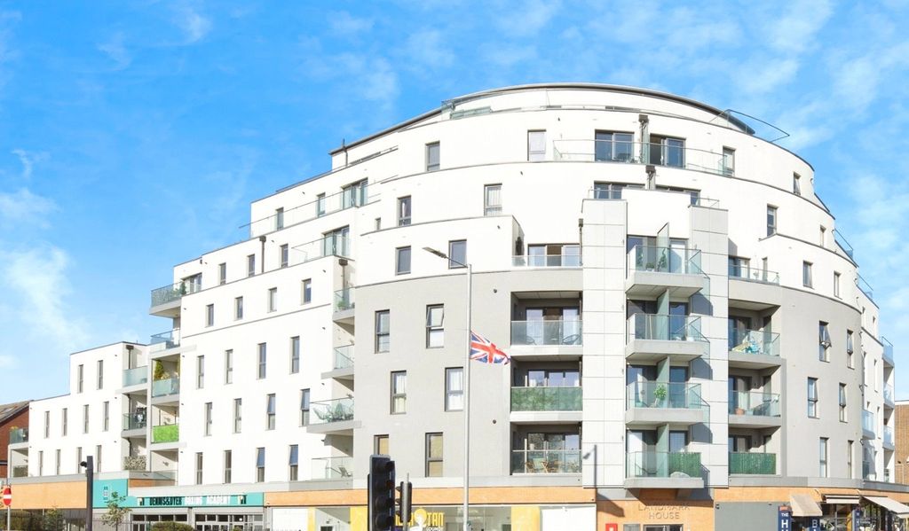 Property photo 2 of 15 Picture No. 20