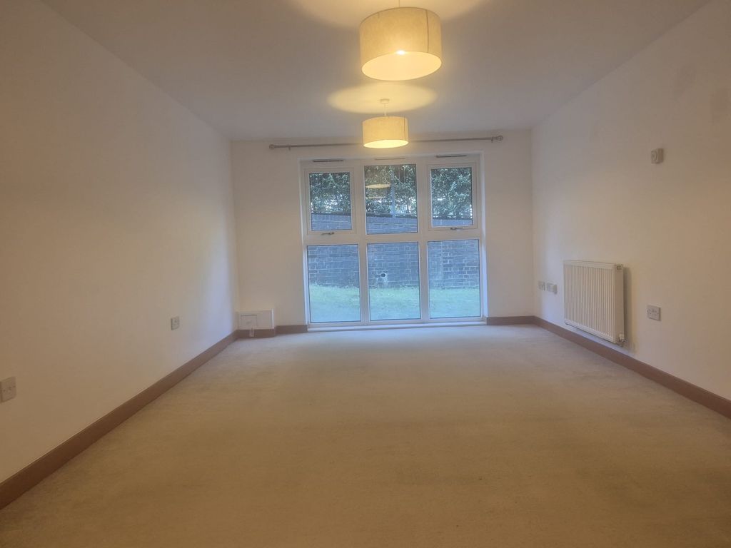 Property photo 3 of 8