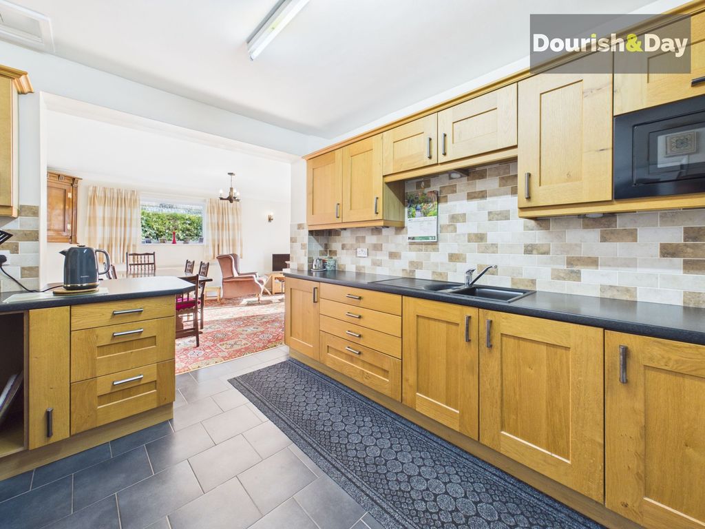Property photo 2 of 44