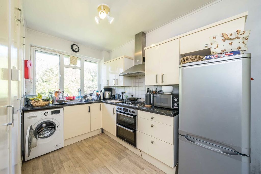 Property photo 1 of 5