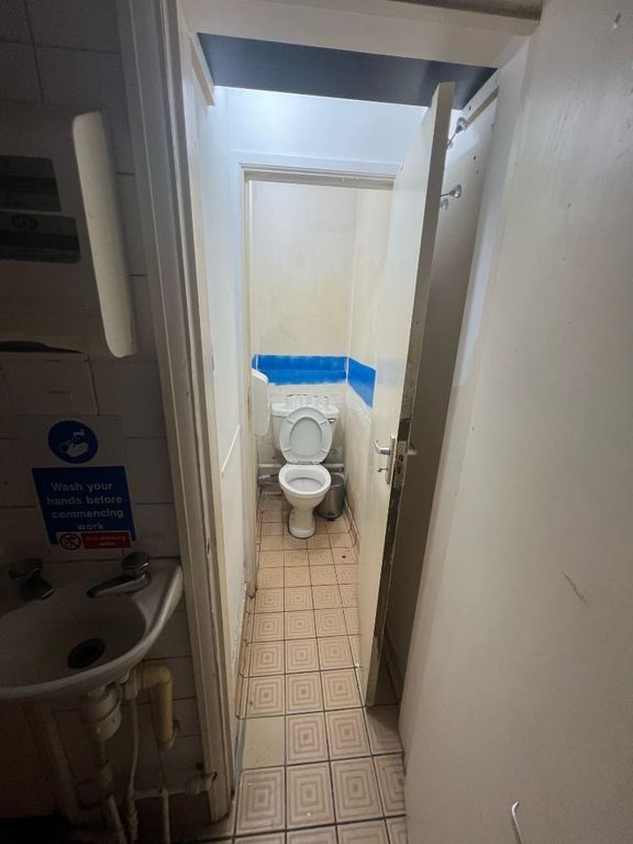 Property photo 2 of 8 Staff Toilet.Jpg