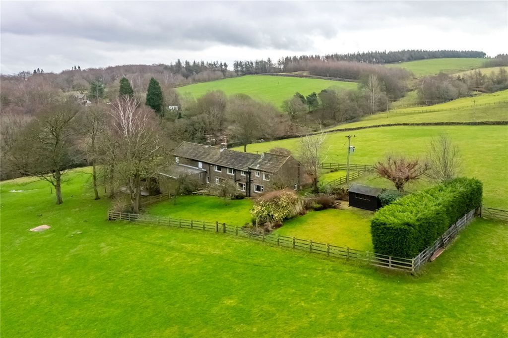 Property photo 2 of 40 Outside Front