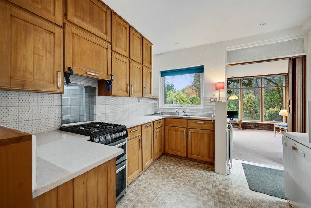 Property photo 2 of 29 Kitchen