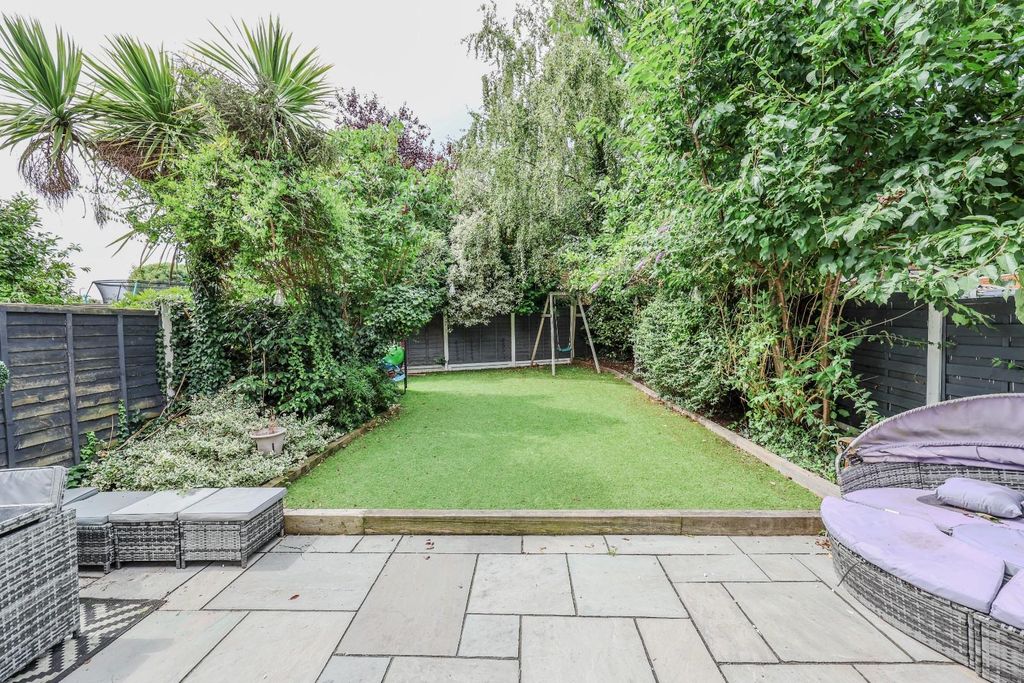 Property photo 3 of 23